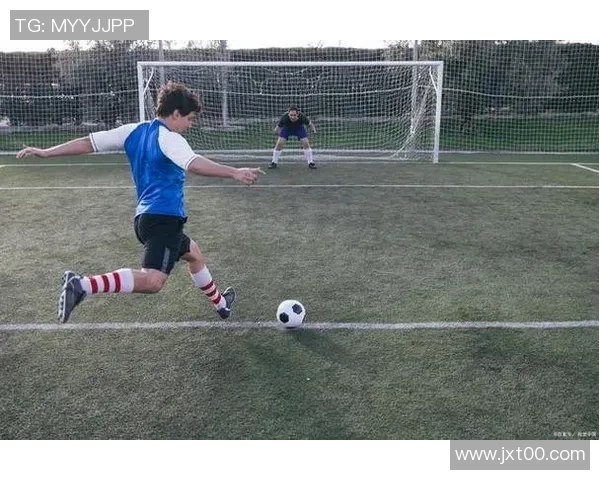 如何通过球星的踢球技巧和赛场表现赢得足球比赛的胜利