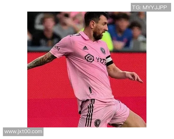 拥有十块腹肌的足球球星有哪些揭秘他们的训练秘笈和健身之道 拥有十块腹肌的足球球星有哪些揭秘他们的训练秘笈和健身之道